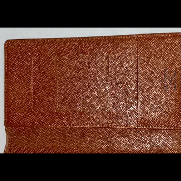 Louis Vuitton Monogram Checkbook - Picture 11 of 11